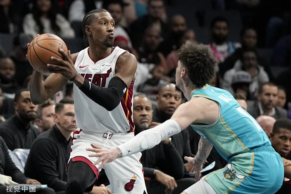 据有利位置 据有利位置