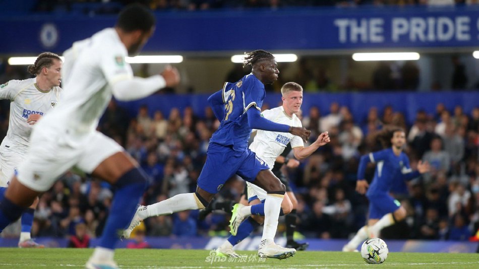 在联赛中展 在联赛中展