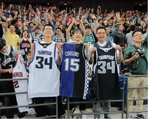 全场展现出 全场展现出