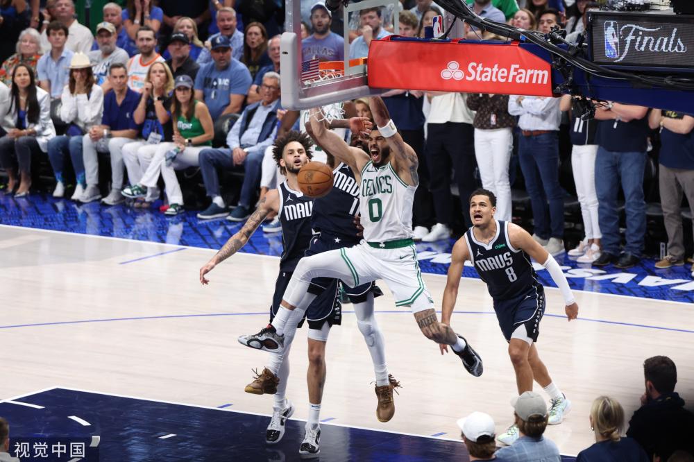 年轻才俊崭 年轻才俊崭